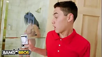 [Bangbros] Juan El Caballo Loco Spies On His Milf Stepmom In Shower