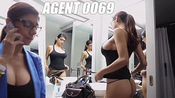 Bangbros - Asante Stone Uses His Banana To Squash Mia Khalifa's Arab Papaya