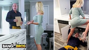[Bangbros] Nikki Benz Gets Her Pipes Fixed By Plumber Derrick Pierce