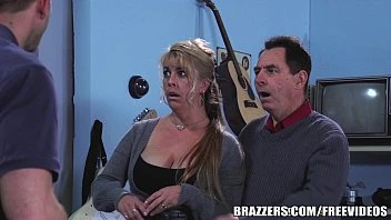 [Brazzers] Chloe Addison Gives Everyone A Free Show