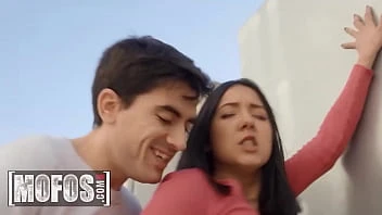 [Mofos] Lucky Jordi Meets Busty Valeria Valois Who Desperately Asks For His Help In Exchange