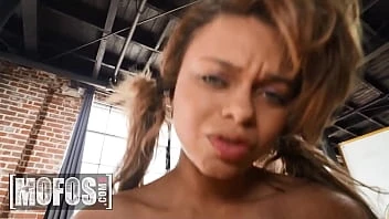 [Mofos] Destiny Cruz Takes Off Her Clothes In Front Of Charles Dera Who Is Satisfied