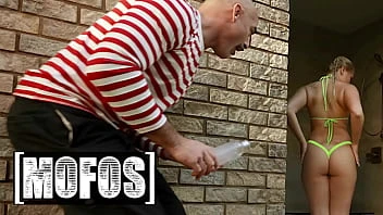 [Mofos] Charles Dera Watches Harley King's Rubbing Soap On Her Ass And Becomes So Horny