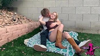 [Real Girls Fuck] Cute Petite Teen Gets Creampied During Picnic Date Sage Fox