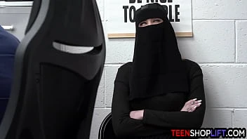 [Shop Lyfter] Muslim Teen Delilah Day Stole Lingerie But Got Busted By A Mall Cop