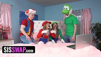 [Swappz] Cute Stepsisters Chanel Camryn Mazy Myers Need Their Stepbrother's Cocks To Get Viral