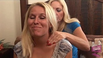 [Girlfriend's Films] Cindy Craves And Kelly Kayne Strapon Action