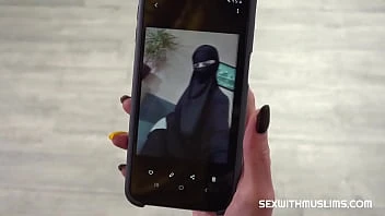 [PornCZ] Woman In Niqab Makes Sexy Photos