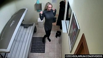 [PornCZ] Beautiful Big Tits Milf In Public Solaruim