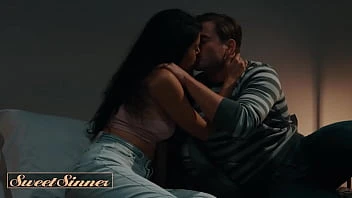[Sweet Sinner] Nathan Throatfucks His Exgf Harley Haze's Mouth Before He Stretches Her Pussy With