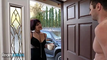 [Adult Mobile] Milf Goddess Jessica Ryan Cheats Her Husband With Her Hot Muscular Neighbour Reality