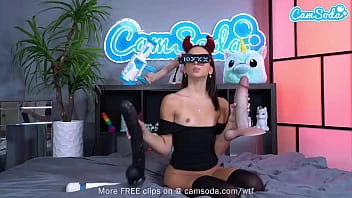 [Camsoda] Cute Teen Spreads Her Pussy And Masturbates With Magic Wand