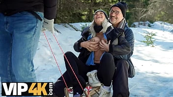 [Daddy 4K] Sexcident While Skiing