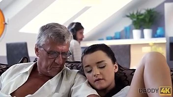 [Daddy 4K] Do You Prefer The Computer Or Your Girlfriend And She