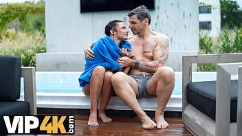 [Daddy 4K] Sexy Teen Argued With Her Bf And Was Off To Fuck His Old