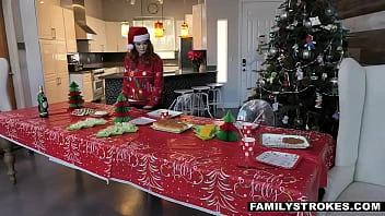 [Family Strokes] Crazy Teens Have A Christmas Fam Orgy