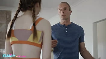 [Family XXX] Teen Stepdaughter Proves She Can Suck It Good Reese Robbins