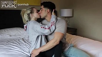 [Hot Guys Fuck] Latino Football Star Fucks Tiny Tatted Blonde Vaper Careful With Those