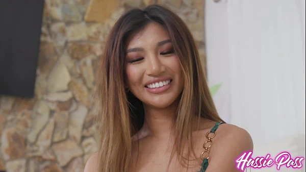 [Hussies Pass] Return Of The Pintsized Asian Spinner Featuring Clara Trinity With Treyy Vunt
