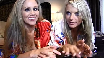 [Julia Ann Official] Big Boobed Blondes And Vicky Vette Love Tongue Fucking