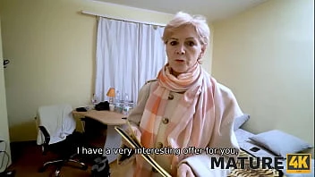 [Mature 4K] Charmer Prefers To Fool Around With Client Instead Of Doing Work