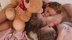 Hairy Brunette Gianna Dior Pov Cumshot At Casting