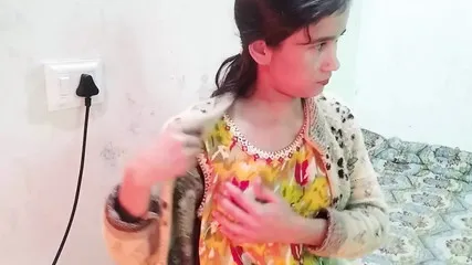 Little Step Sister Ko Chod Kar Bur Se Nikala Paani