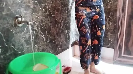College Girl Ka Bathroom Mms Video Viral