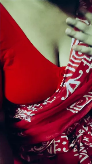 Indian Desi Vhabi With Hot 🔥 Boobs