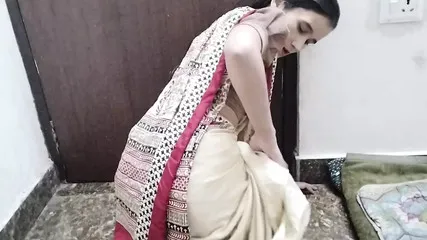 Chachi Ko Saari Pahana Kar Jabar Dasti Choda