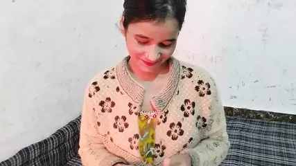 Chachi Ko Chod Kar Bur Se Paani Nikala