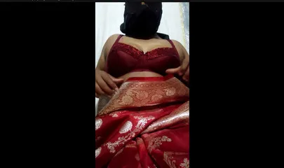 Bangladeshi Bhabhi In Red Saree Having Hard Sex.