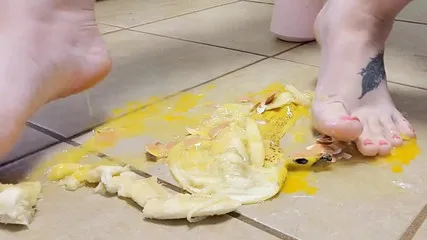Smashing Your Cock And Balls, Food Squishing