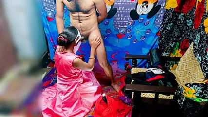 Nangi Nahati Ladki