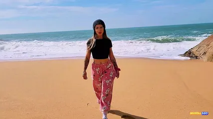 I Asked A Stranger To Film Me On The Beach, I Rewarded Him With A Very Wet Blowjob!