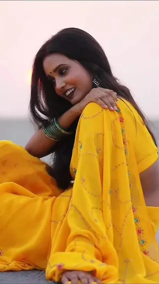 Kaamwali Nude