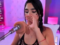 Amateur brunette ariana marie solo toying