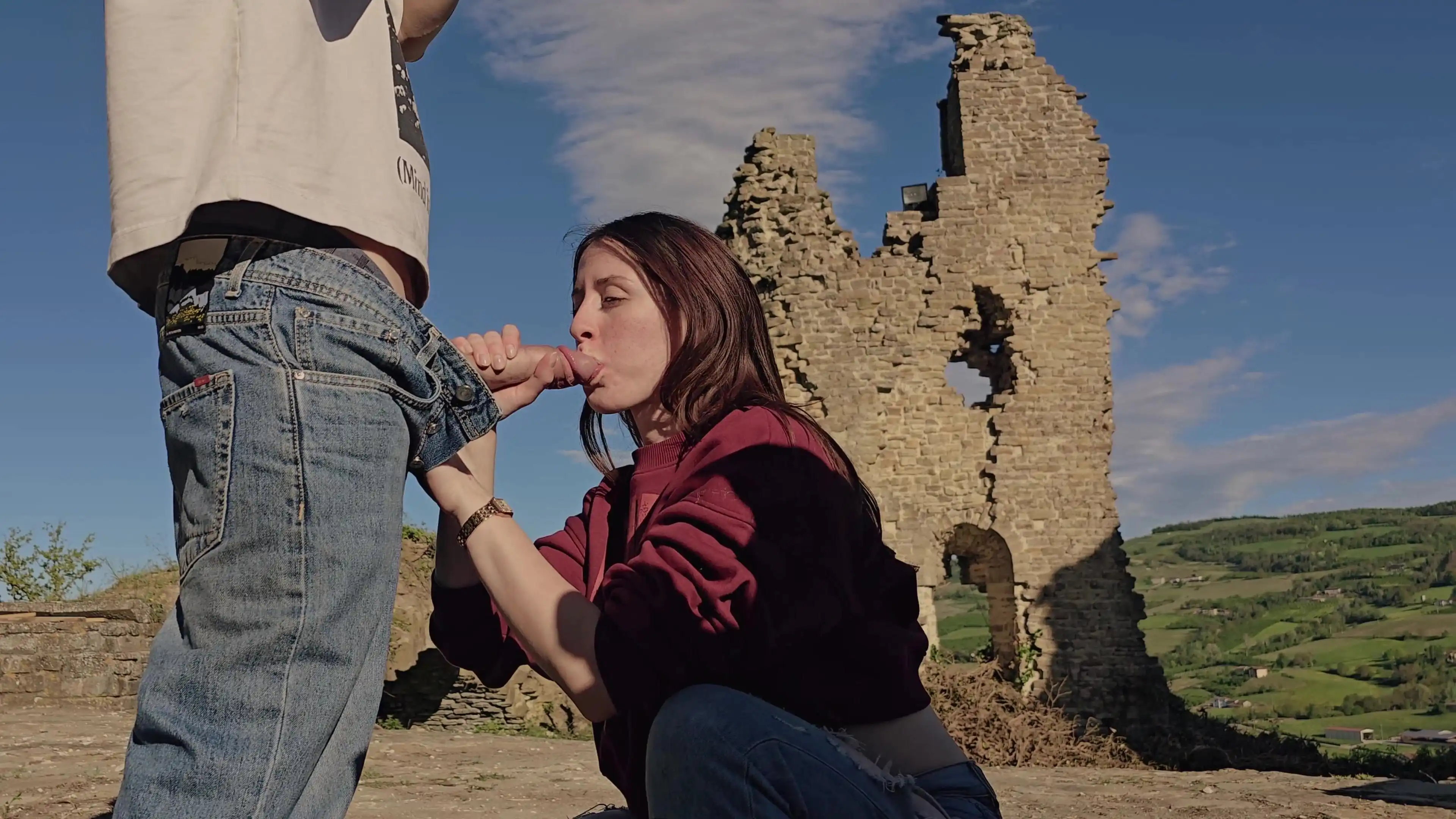 Amateur Whore Wants Cock at Outdoors Deepthroat with Stranger