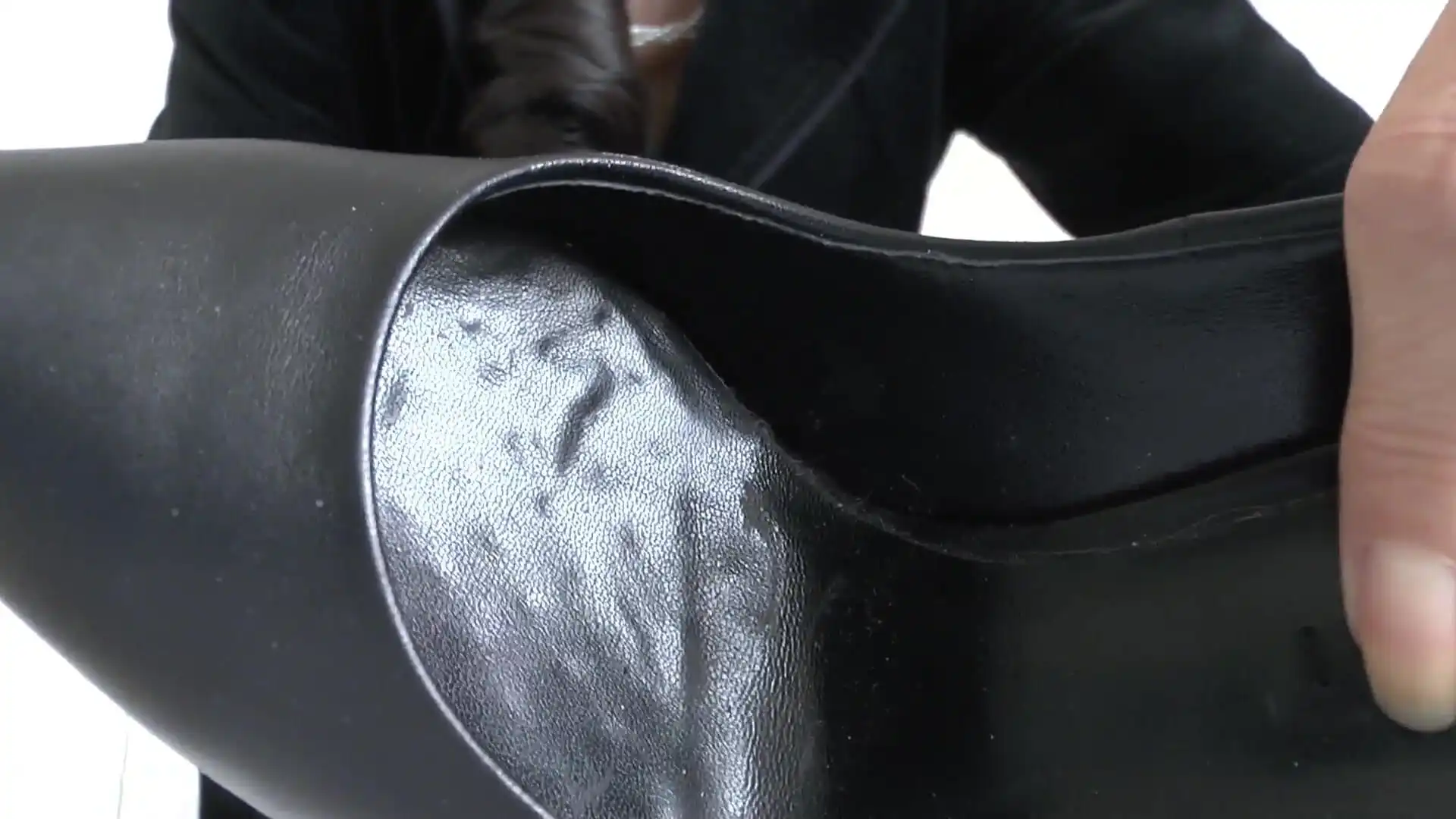 Your Boss Is Punishing You! Sniffing and Pampering Feet! POV