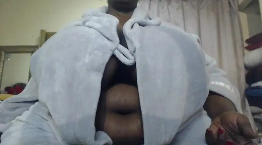 Black SSBBW Masturbating and Big Titsplay
