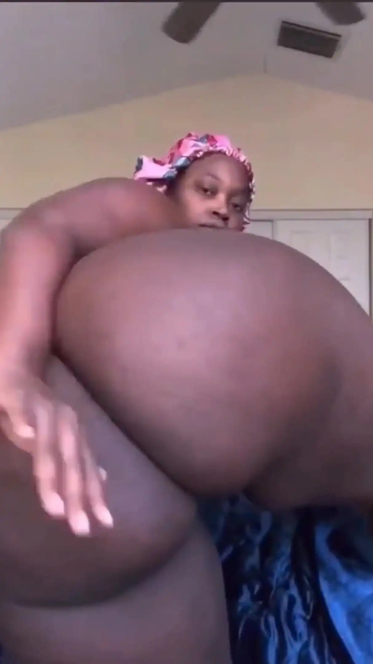 Slapping Bouncing My Huge Booty