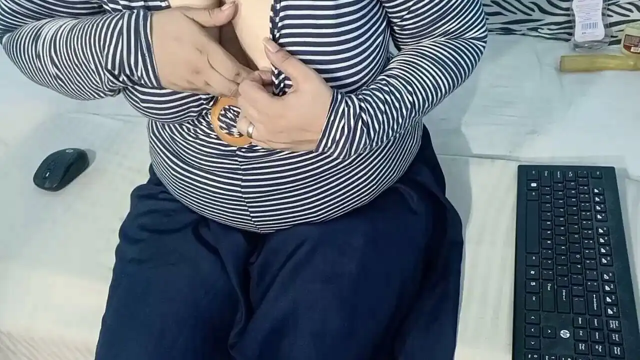 Oil Massage After Showing Big Boobs with Hot Moaning in Hindi During Live Webcam Show