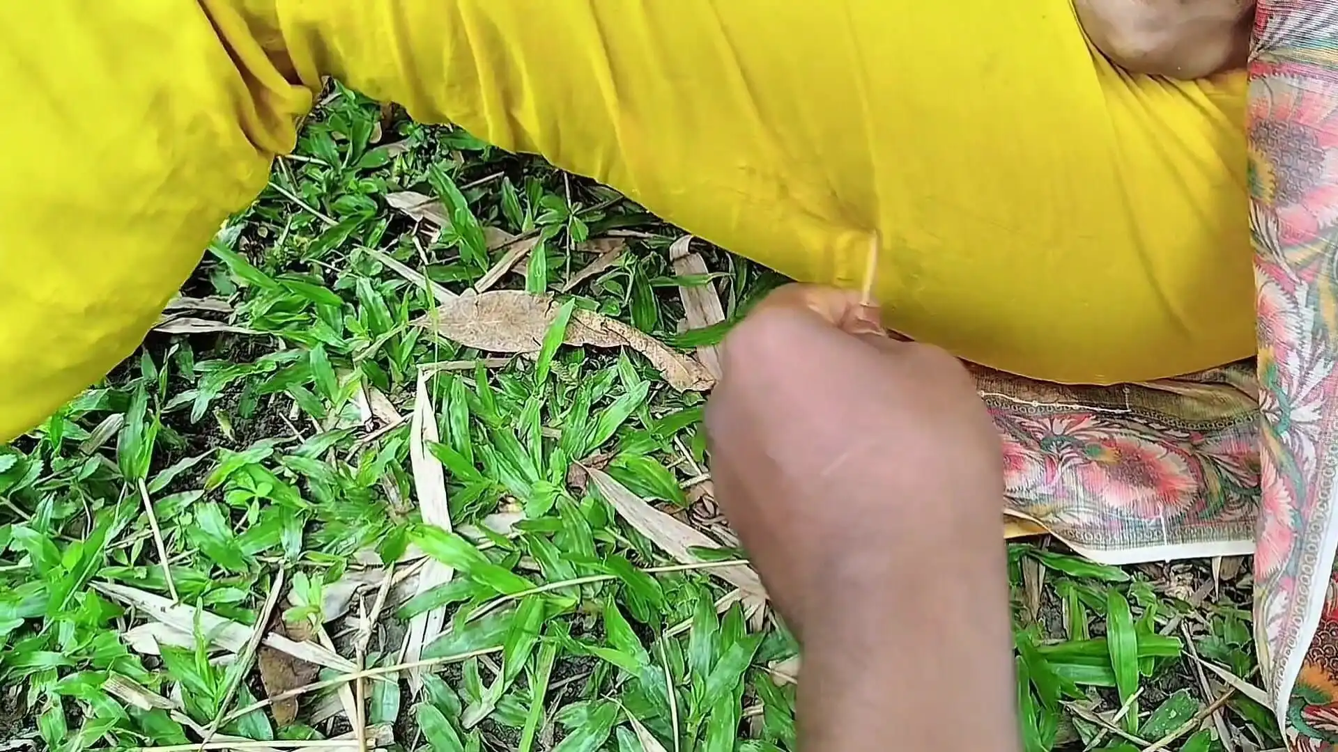 Outdoor Sex Indian Village Girl Fucking Hard with Boyfriend XXX Video