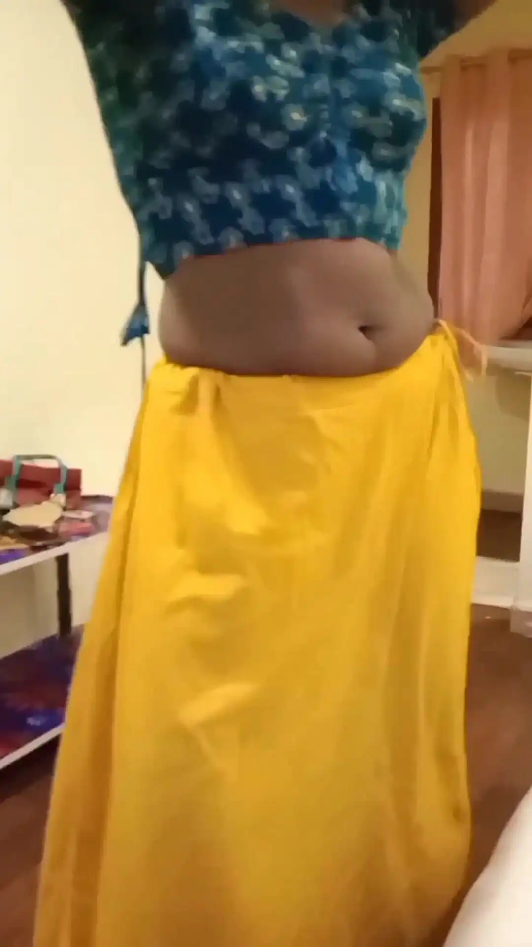 Tamil Cuckold Wife Teases in Pink Bra Saree Navel Show at Hotel! Indianhotwifex