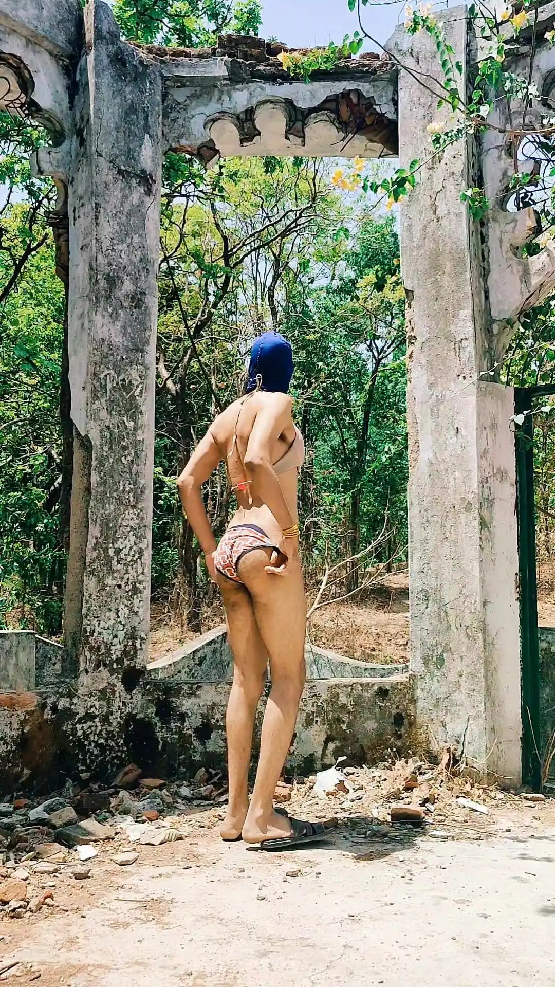 Tani Gay Outdoor