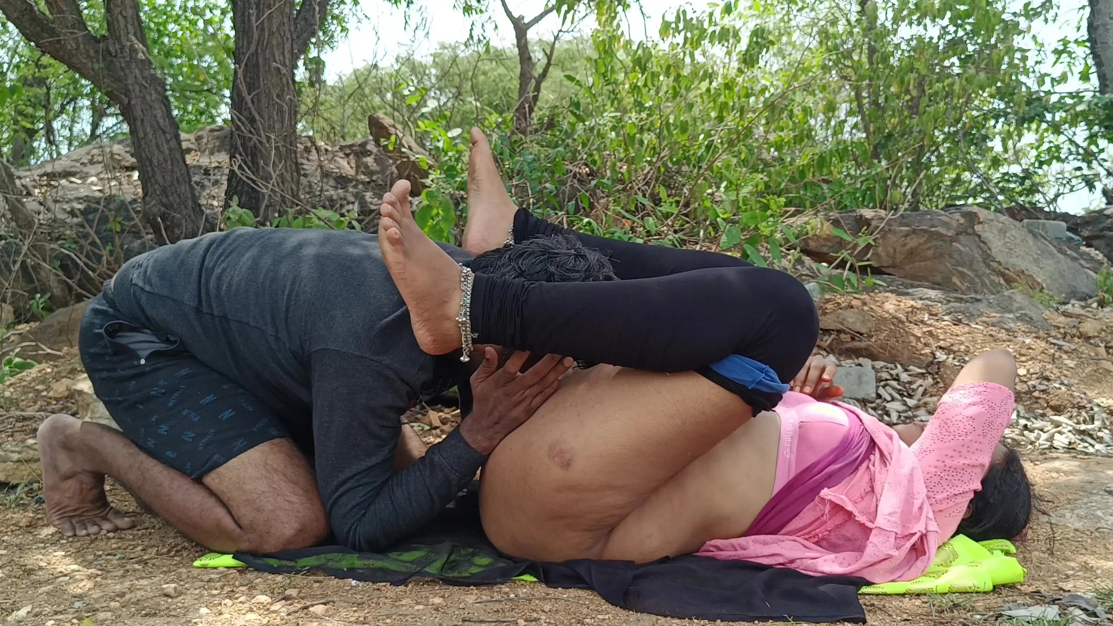 Hospital Nurse Enjoying Outdoor Fucking and Fingering in Her Holiday