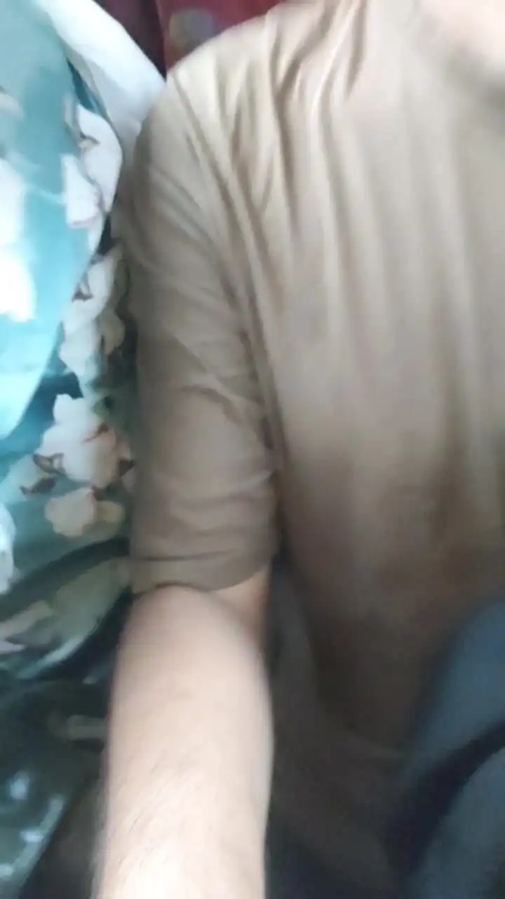 She Lovess to Give Me Handjob on Bus