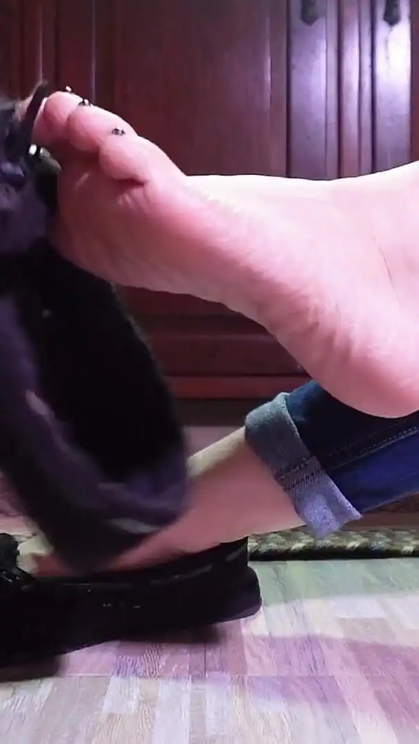 Dirty Slipper Dangle