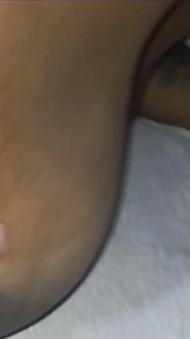 Estou Sozinha Em Casa E Meu Meio Irmao Esta Ordenhando Meus Peitos Grandes