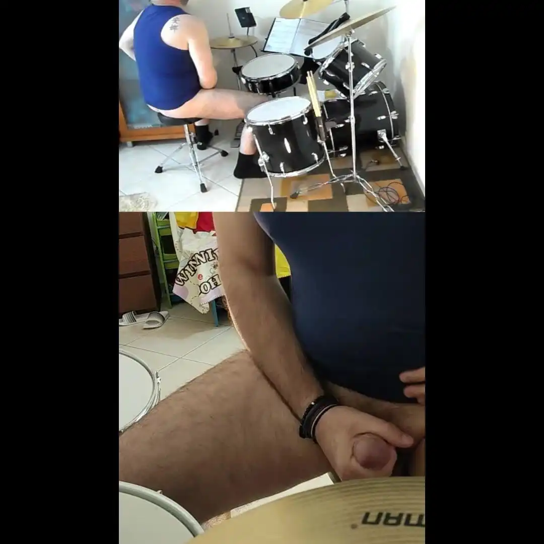Drummer Aprendice Gets a New Seat